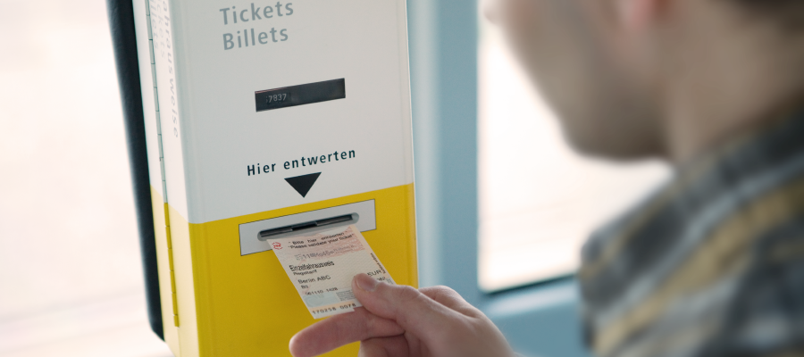 10.000 kostenlose Einzelfahrscheine für ehrenamtliche Helfer in Berlin werden von der S-Bahn Berlin und der BVG zur Verfügung gestellt. Die Fahrscheine werden an insgesamt 150 gemeinnützige Organisationen verteilt, damit Menschen, die sich in ihrer Freizeit für das Wohl bedürftiger Menschen einsetzen, bei ihrem Engagement unterstützt werden.
