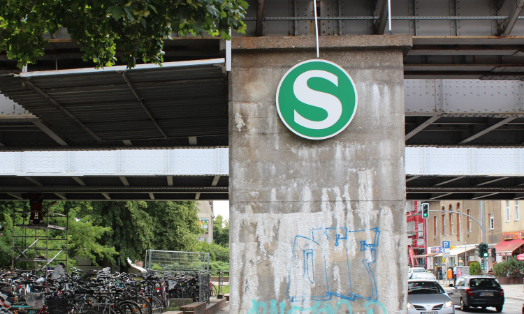 Die U- und S-Bahnhöfe in Marzahn bedürfen dringender Modernisierung. Wenn es nach SPD, Linke und Grünen geht, wird in den nächsten Jahren in Marzahn-Hellersdorf aber nur ein Bahnhof ausgebaut.
