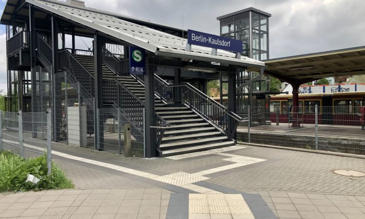 Die Planungen für den barrierefreien Zugang zum S-Bahnhof Kaulsdorf vom Süden her sind weiter vorangeschritten. Nun soll endlich die Leistungsphase 1 beginnen.