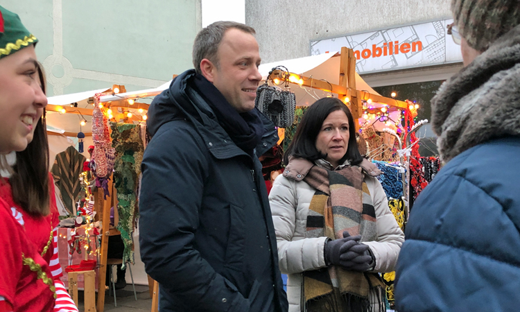 Hier finden Sie ein paar Eindrücke unseres diesjährigen Adventsmarkts Mahlsdorf am 10. Dezember 2022.