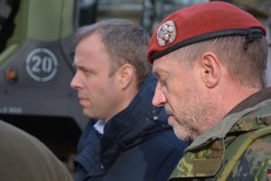 Truppenbesuch von Mario Czaja und Henning Otte beim ABC-Abwehrregiment 1 in Strausberg