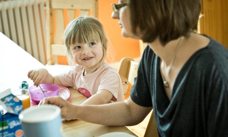 Familienpaten in Marzahn-Hellersdorf gesucht! Um alleinerziehende Eltern im Alltag gezielt zu unterstützen, gibt es in Marzahn-Hellersdorf verschiedene Programme für Familienpatenschaften. Im Rahmen dieser Programme leisten ehrenamtliche Familienpaten praktische Hilfe...